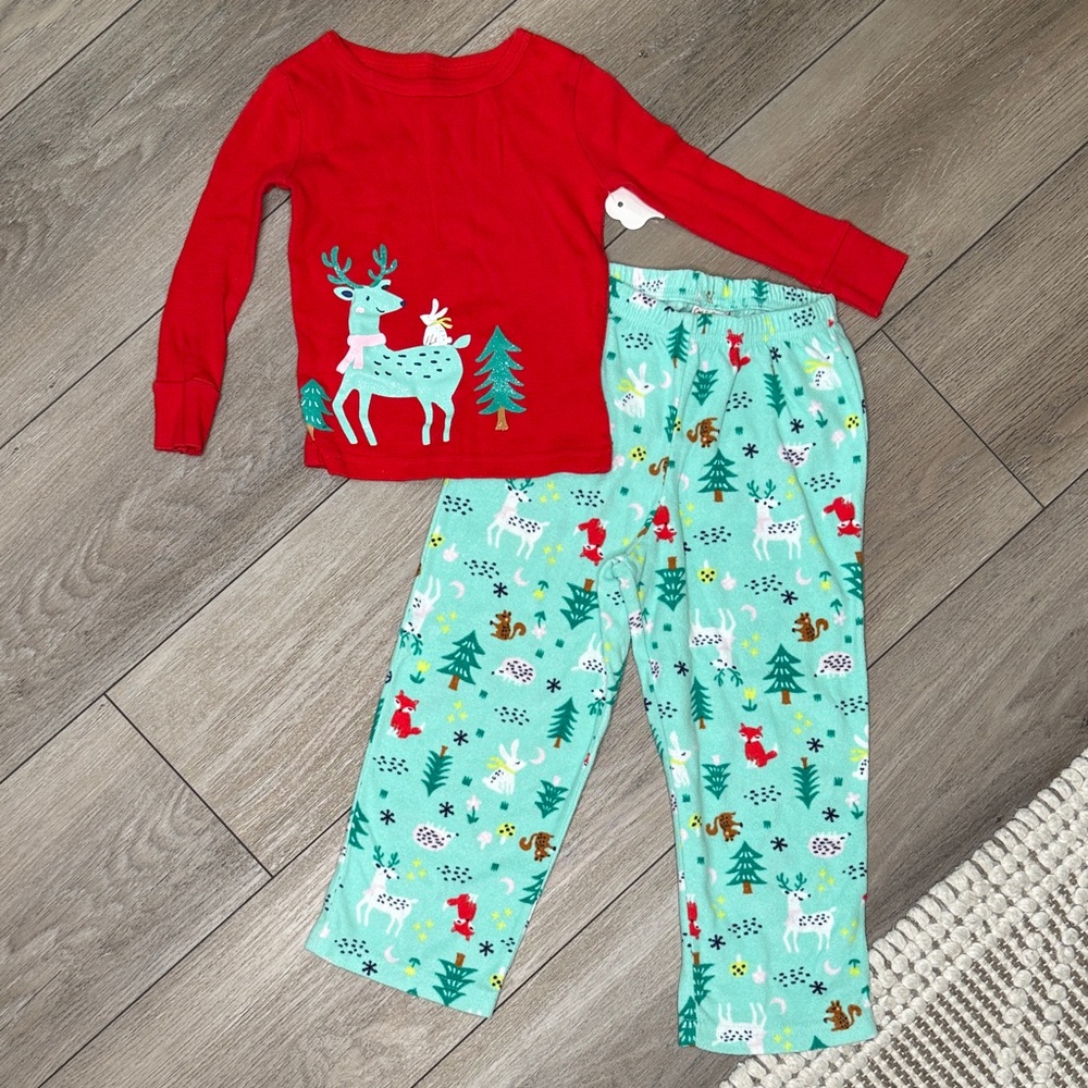 Cute Little Girls 2T Winter / Christmas Pajamas